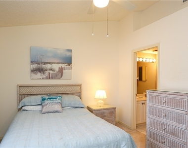 1044 Woodshire Lane - Photo Thumbnail 22