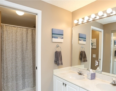 1044 Woodshire Lane - Photo Thumbnail 20