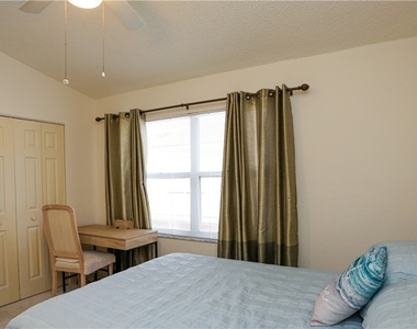 1044 Woodshire Lane - Photo Thumbnail 23