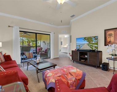 9528 Avellino Way - Photo Thumbnail 14