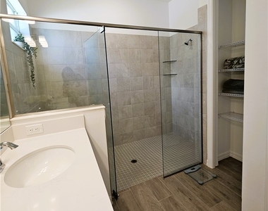 5897 Sunningdale Street - Photo Thumbnail 13