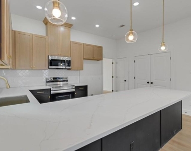 7956 Bonaire Street - Photo Thumbnail 4