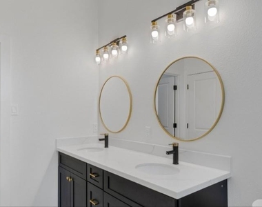 7956 Bonaire Street - Photo Thumbnail 14