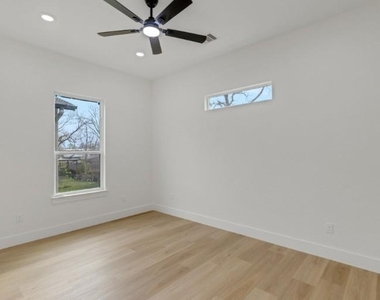 7956 Bonaire Street - Photo Thumbnail 10