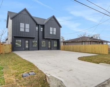 7956 Bonaire Street - Photo Thumbnail 1
