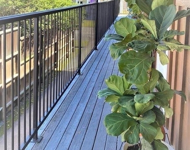 427 W 17th Street - Photo Thumbnail 4