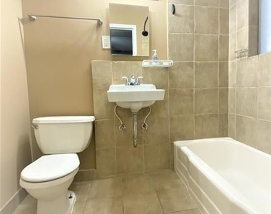 427 W 17th Street - Photo Thumbnail 5