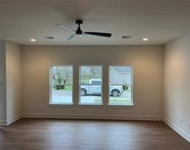 505 Kosler Lane Cir - Photo Thumbnail 4