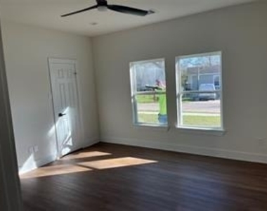 505 Kosler Lane Cir - Photo Thumbnail 5