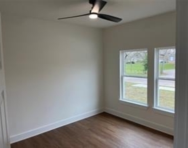 505 Kosler Lane Cir - Photo Thumbnail 6