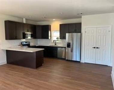 505 Kosler Lane Cir - Photo Thumbnail 2