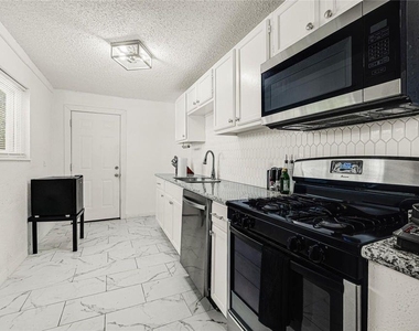 2126 Hillshire Drive - Photo Thumbnail 6