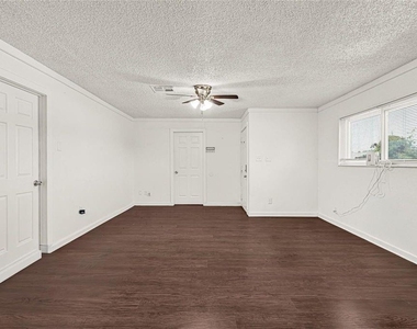 2126 Hillshire Drive - Photo Thumbnail 10