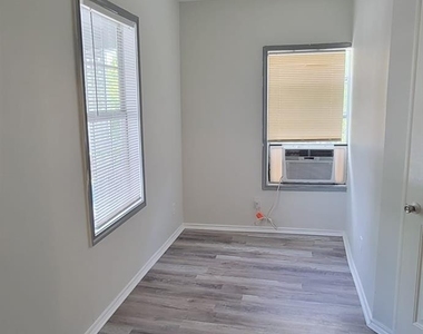 7124 Avenue F - Photo Thumbnail 12