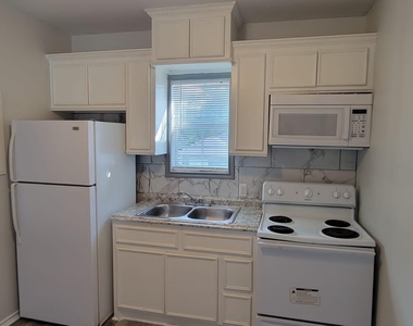 7124 Avenue F - Photo Thumbnail 9