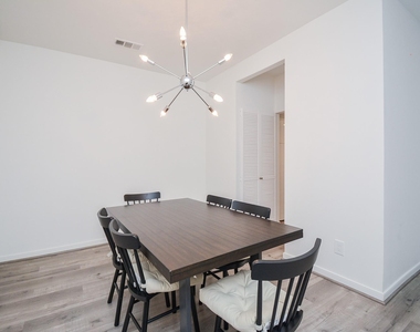 666 N Eldridge Parkway - Photo Thumbnail 9