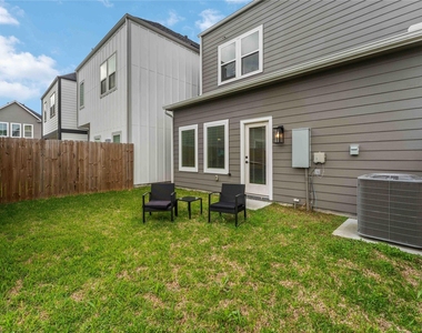 417 Stonework Landing Lane - Photo Thumbnail 19