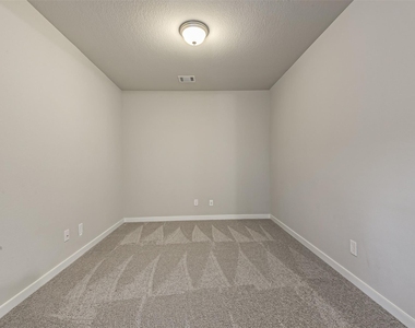 18407 Kilbowie Place - Photo Thumbnail 32