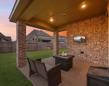 18407 Kilbowie Place - Photo Thumbnail 37