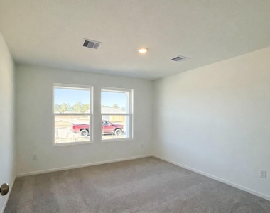 15679 Plum Brook Dr - Photo Thumbnail 7