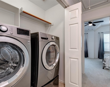 35 N Walden Elms Circle - Photo Thumbnail 11