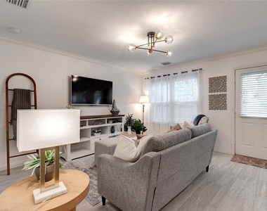 35 N Walden Elms Circle - Photo Thumbnail 6