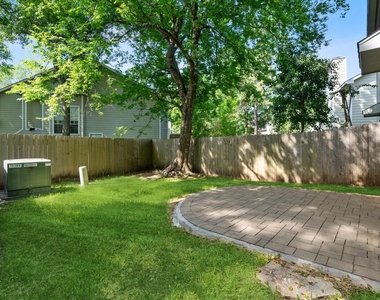 35 N Walden Elms Circle - Photo Thumbnail 17