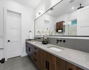 8324 Williamsdell Street - Photo Thumbnail 12