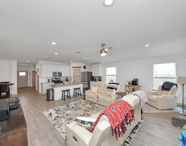 13521 Bonita Island Way - Photo Thumbnail 5