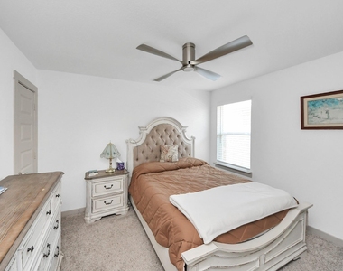 13521 Bonita Island Way - Photo Thumbnail 11