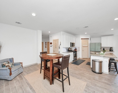 13521 Bonita Island Way - Photo Thumbnail 6