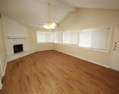 5302 Town Park Boulevard - Photo Thumbnail 4