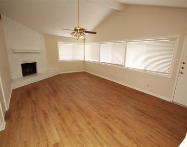 5302 Town Park Boulevard - Photo Thumbnail 2