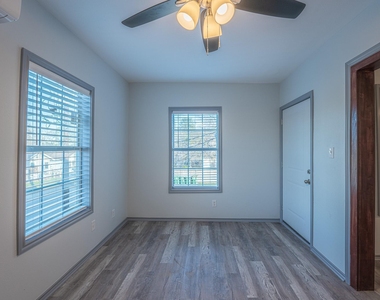 7124 Avenue F - Photo Thumbnail 7