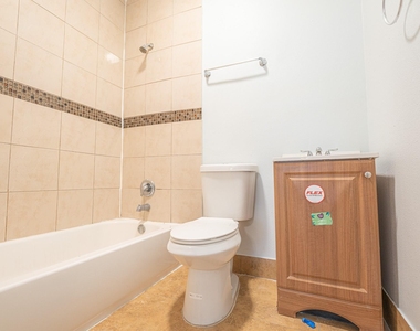 7124 Avenue F - Photo Thumbnail 10