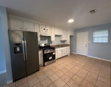 4905 Kashmere Street - Photo Thumbnail 2