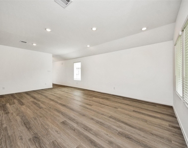 27458 Serene Pine Drive - Photo Thumbnail 17