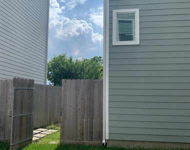 709 Link Road - Photo Thumbnail 9