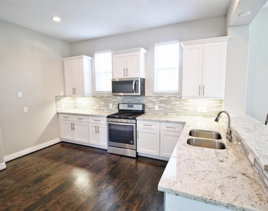 709 Link Road - Photo Thumbnail 6