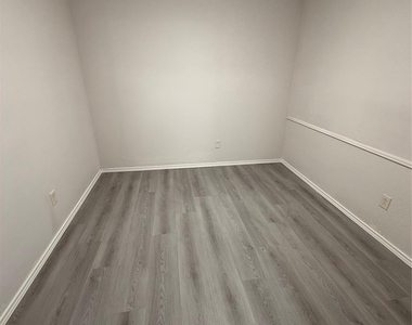 6618 Mccullum Road - Photo Thumbnail 6