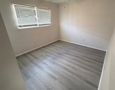 6618 Mccullum Road - Photo Thumbnail 11