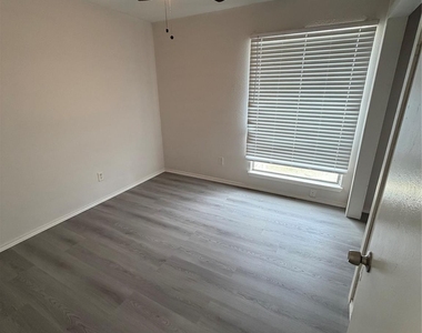6618 Mccullum Road - Photo Thumbnail 9