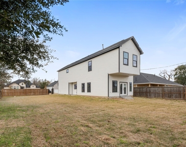 1113 Danube Street - Photo Thumbnail 20