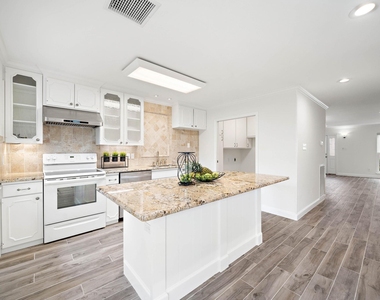 6434 Burgoyne Road - Photo Thumbnail 9