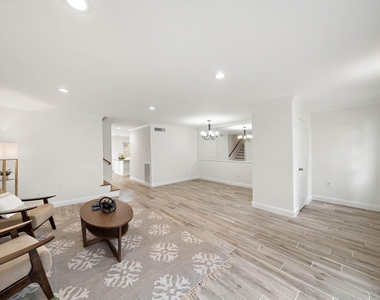 6434 Burgoyne Road - Photo Thumbnail 4