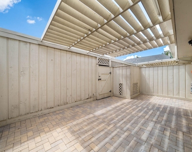 6434 Burgoyne Road - Photo Thumbnail 18