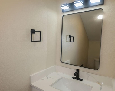 708 Staitti Street - Photo Thumbnail 6