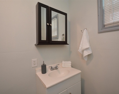 7124 Avenue F - Photo Thumbnail 12