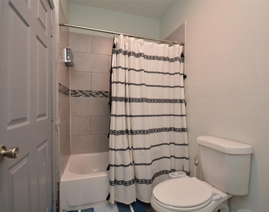 7124 Avenue F - Photo Thumbnail 18