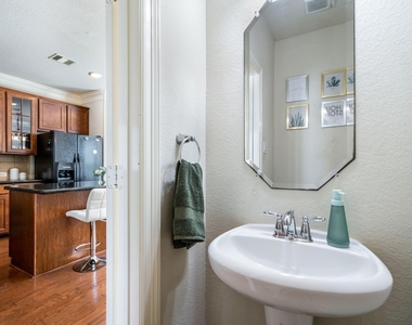 3210 Clearview Circle - Photo Thumbnail 9